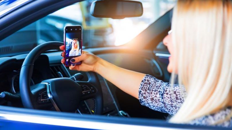 România: Guvernul propune amenzi pentru șoferi cu telefon în mână