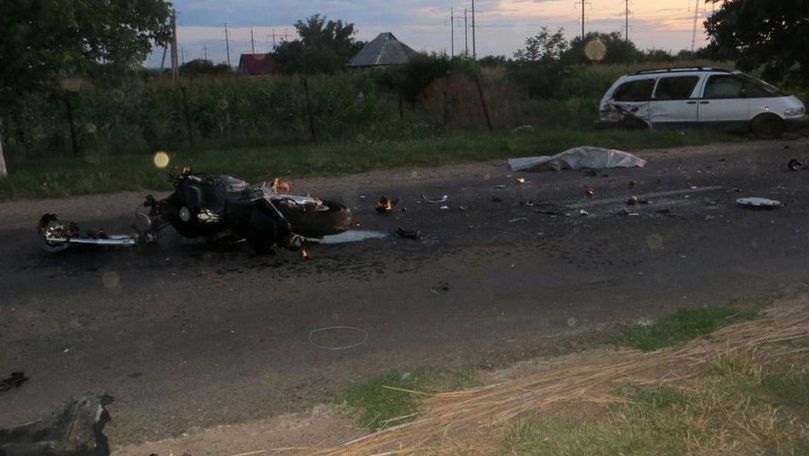 Accident mortal: Un motociclist s-a izbit violent într-o Toyota