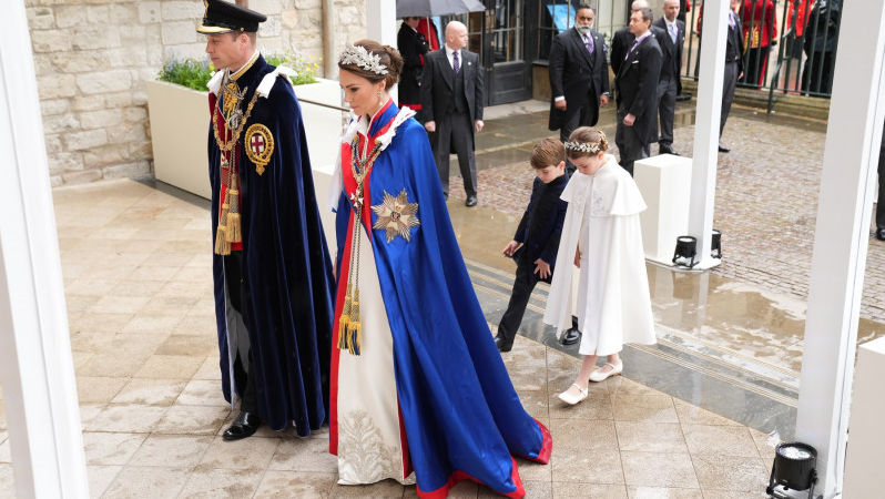Accesorii alese de Kate Middleton în memoria reginei Elisabeta
