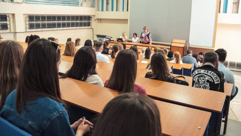 Numărul profesorilor în universitățile din Moldova a scăzut cu circa 2%