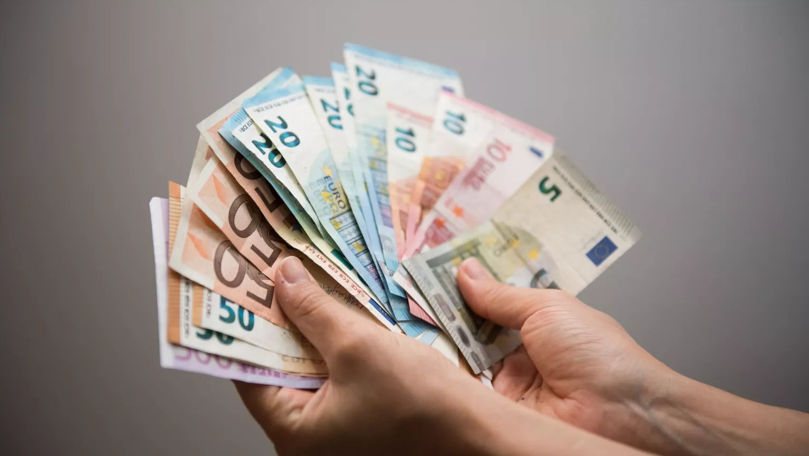 Curs valutar 16 iulie 2025: Cât valorează un euro și un dolar