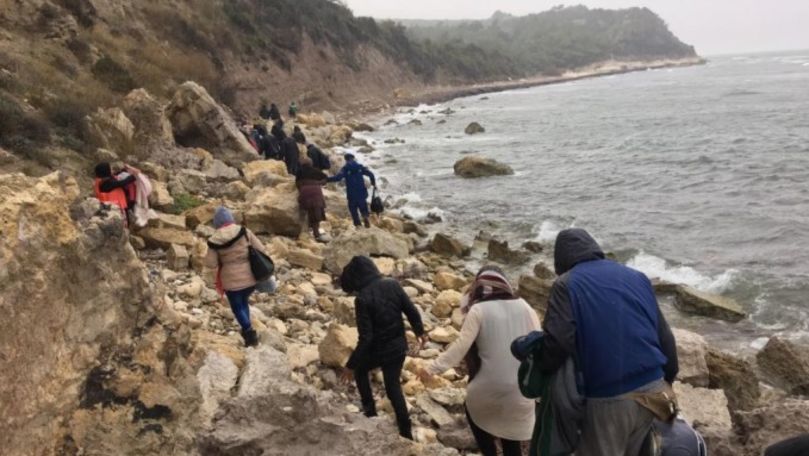 Corpul decapitat alunei fetițe, găsit pe o plajă din Grecia