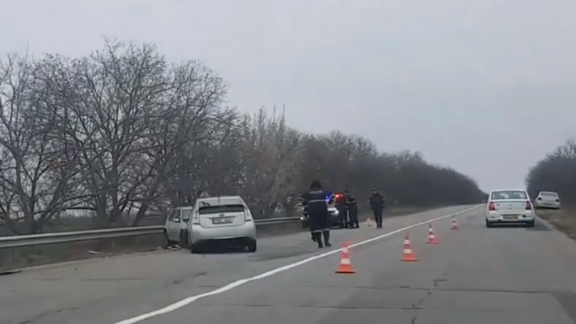Две легковушки столкнулись лоб в лоб в Новоаненском районе.