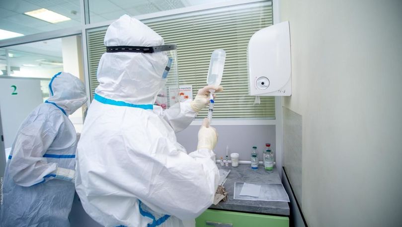 Scad cazurile active în R. Moldova: Câți pacienți rămân în stare gravă