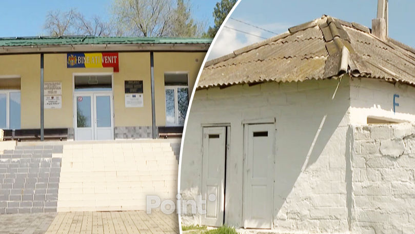 В Чимишенах модернизировали школу, но туалет оставили на улице.