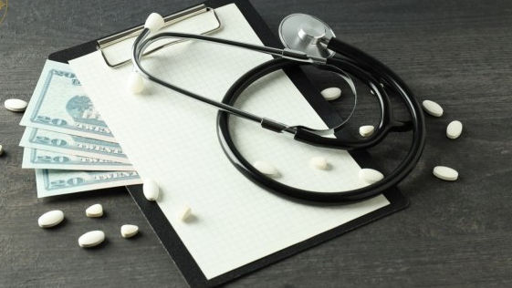 Un șef de secție dintr-un spital, trimis pe banca acuzaților: Ce a comis