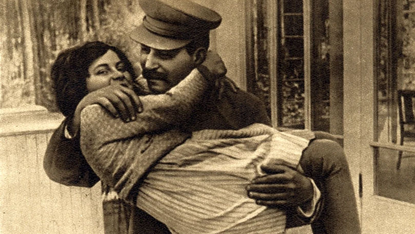 Cum a reușit să fugă singura fiică a lui Stalin din lagărul comunist