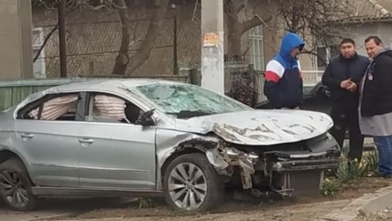 Două mașini s-au ciocnit în Găgăuzia. Un șofer, transportat la spital