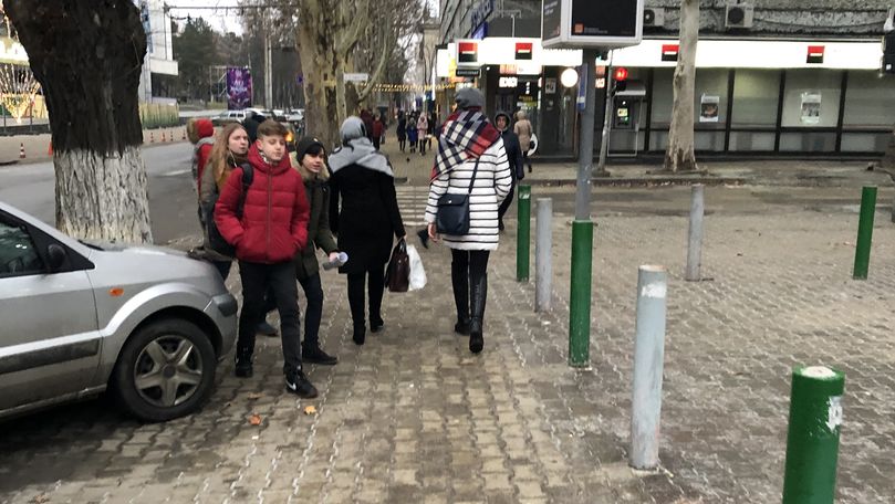 Polei în Capitală: 42 de tone de sare, împrăștiate pe trotuare