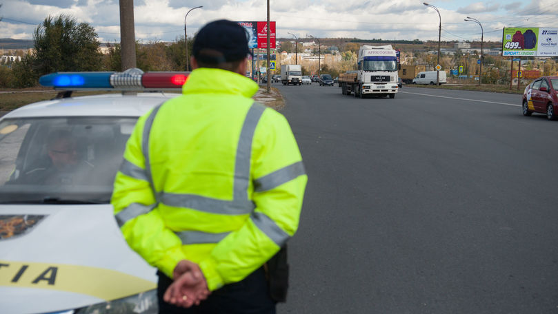 Polițiștii din Drochia și Chișinău au refuzat să ia mita de la pasageri