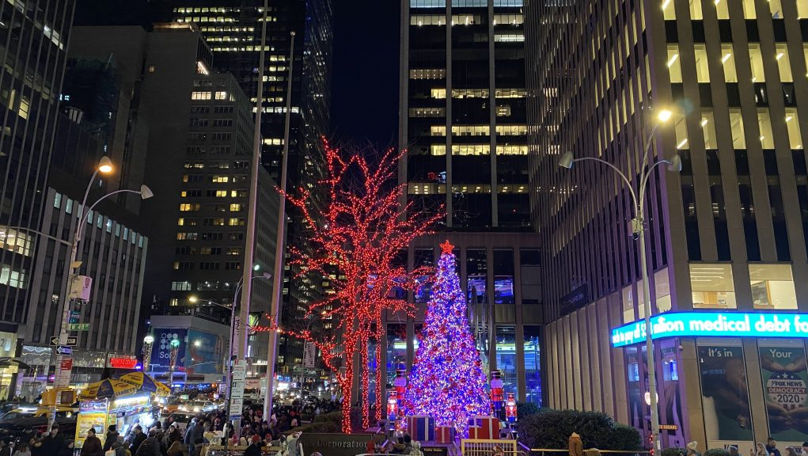 Sărbătorile de iarnă se simt deja în magazinele de lux din New York