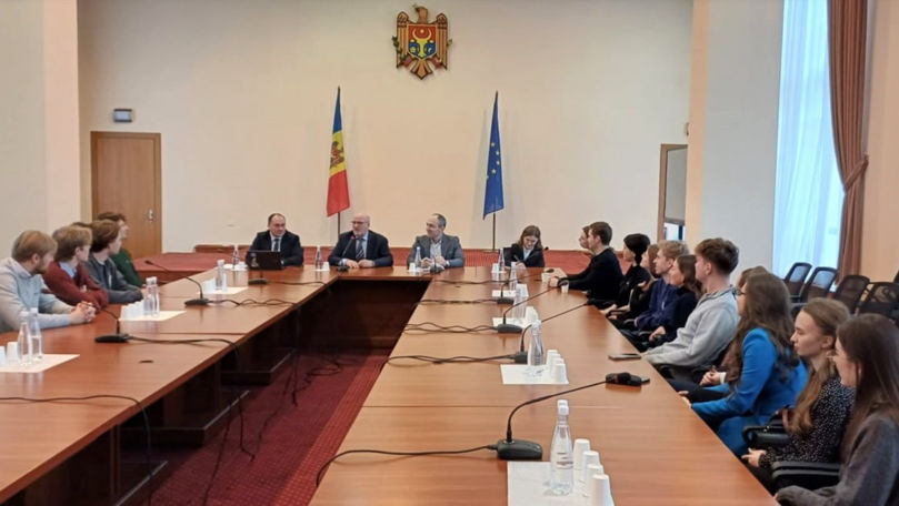 Alin Gvidiani, în dialog cu un grup de studenți din Estonia și Moldova