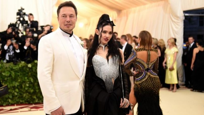 Iubita lui Elon Musk ar fi însărcinată: Grimes a postat o poză nud