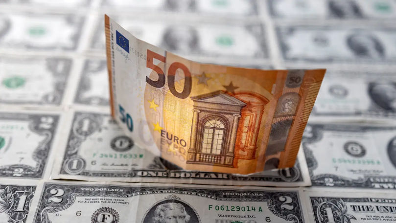 Curs valutar 13 mai 2025: Cât valorează un euro și un dolar