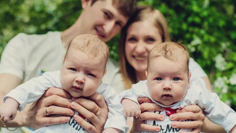 Отцам двойняшек и тройняшек продлят отпуск по уходу за ребенком.