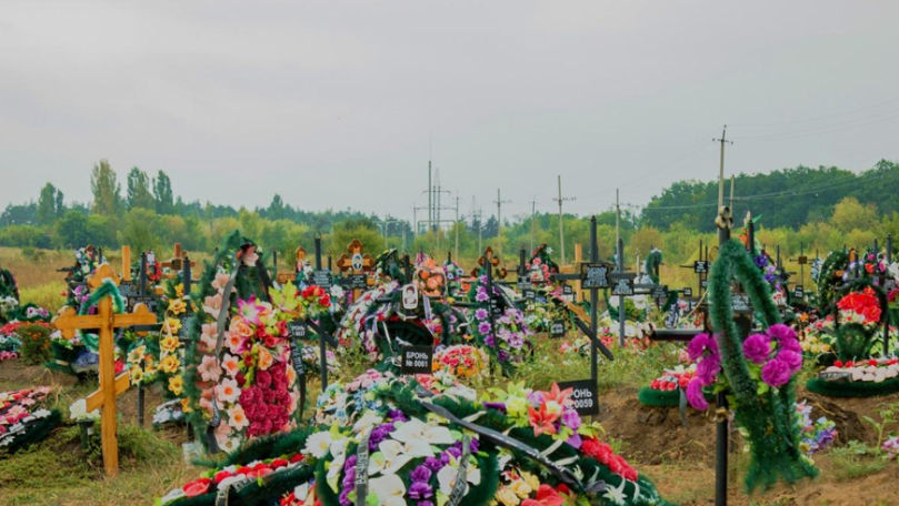 Locuitorii Capitalei sunt îndemnați să facă curățenie în cimitire