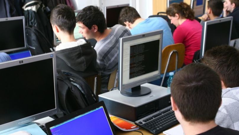Câți elevi de şcoli profesional-tehnice deţin competenţe digitale