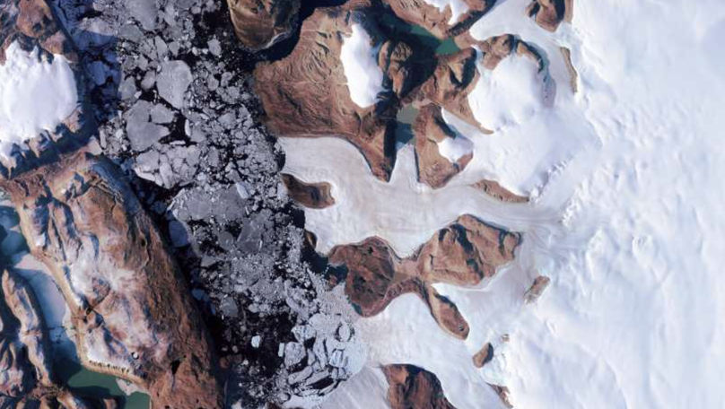 Un crater uriaș a fost descoperit în calota glaciară a Groenlandei