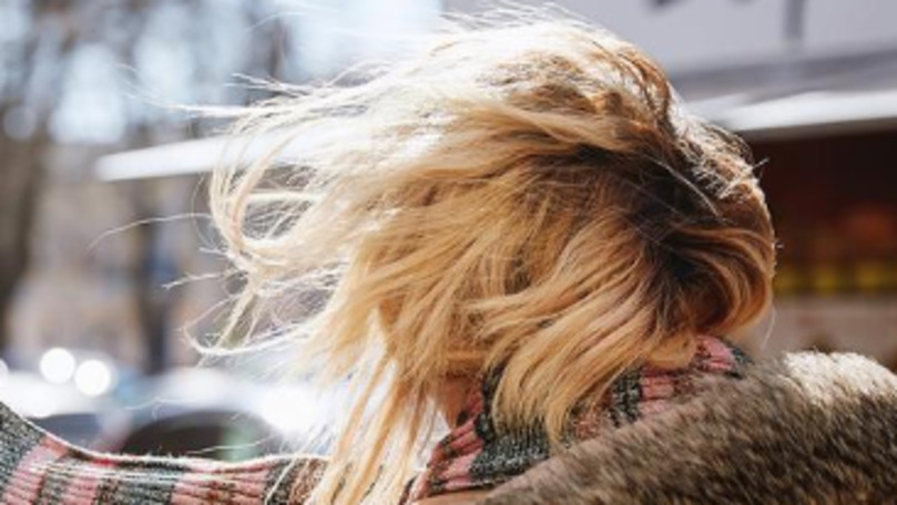 Синоптики продлили желтый код метеоопасности в связи с усиленным ветром.