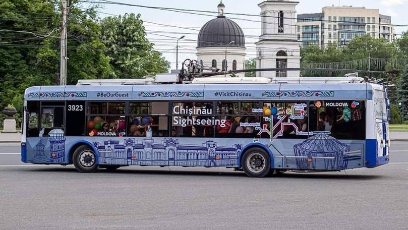 Chișinău: Copiii vor călători gratuit cu troleibuzul turistic de 1 iunie