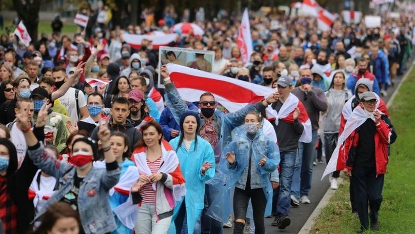 Belarus: Mii de oameni au ieșit duminică în stradă