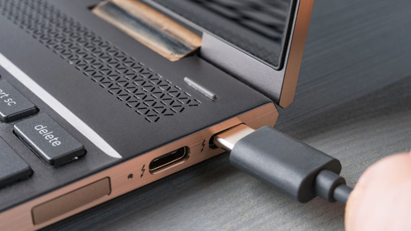 В Европе запретили продавать ноутбуки без USB-C.