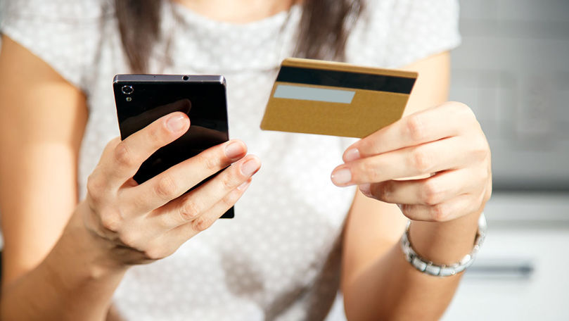 CNAS anunță transferarea pensiilor și alocațiilor sociale pe card