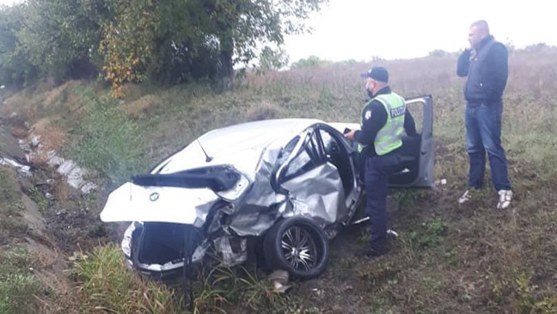 Un BMW s-a ciocnit cu un microbuz la Ialoveni: 7 răniți. Primele imagini