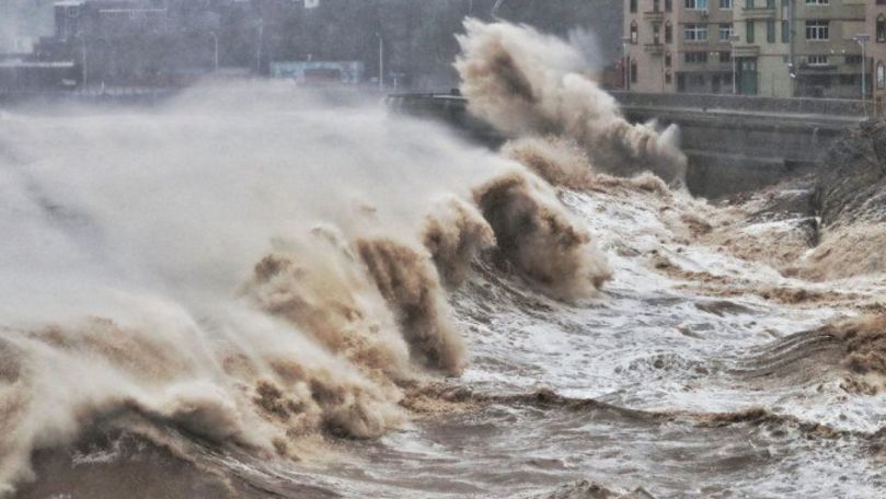 Taifunul Lekima face ravagii în China. Sunt 13 morți și 16 dispăruți