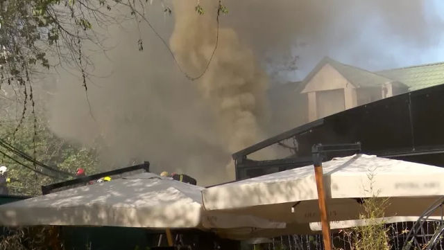 Cum a izbucnit incendiul de la restaurant: Martorii au auzit o bubuitură