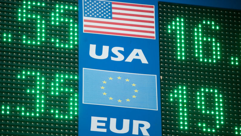 Curs valutar 24 iulie 2022: Cât valorează un euro și un dolar