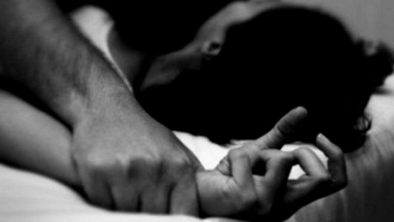 Tânără bătută: Soțul m-a violat și a postat imaginile pe Internet