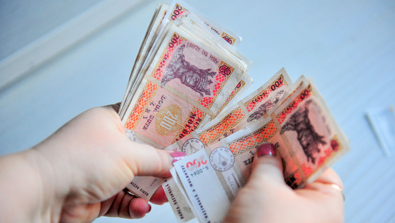 С начала июля наблюдается тенденция укрепления лея (более 2% по отношению к евро и 1% по отношению к доллару США). 