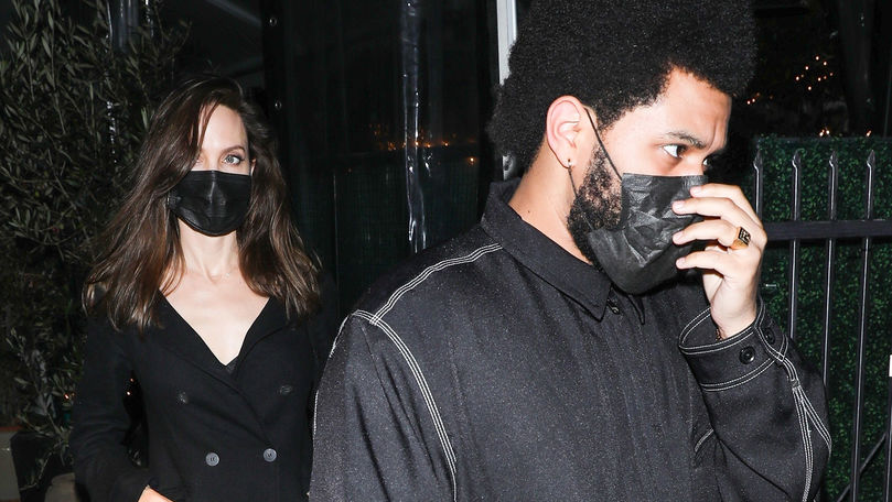 Un nou cuplu monden: The Weeknd și Angelina Jolie? Fanii nu mai au dubii