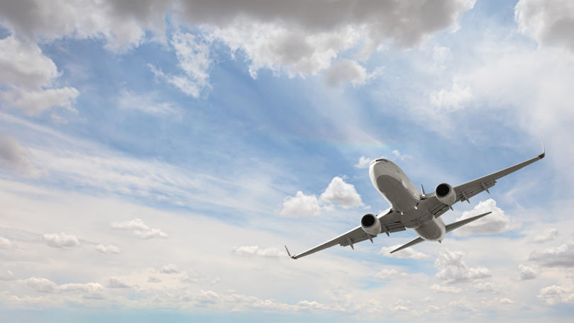 Mărturiile pasagerilor unui avion prins într-o furtună de grindină