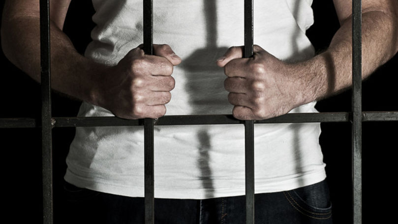 Bărbatul care a ucis un om cu peste 40 de lovituri de ciocan, condamnat