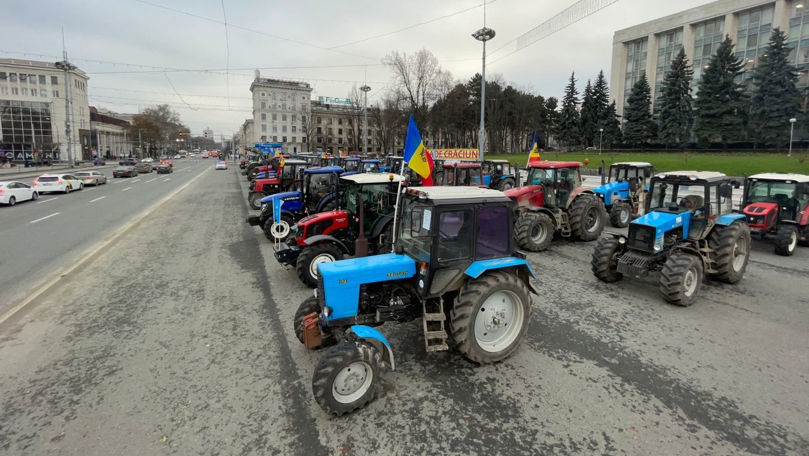 Fermierii avertizează că ar putea bloca toate vămile cu Ucraina