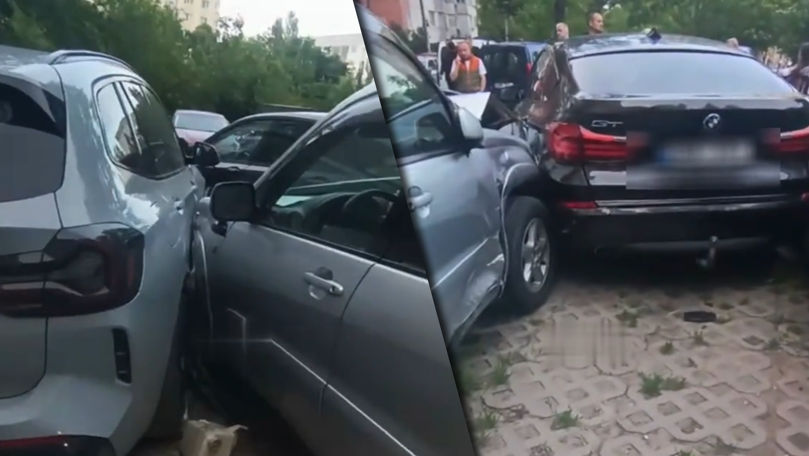 Accident într-o curte de bloc din Chișinău: Cinci mașini, avariate