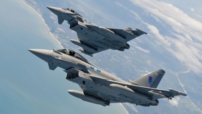 Rusia a interceptat două avioane ale SUA deasupra Mării Negre