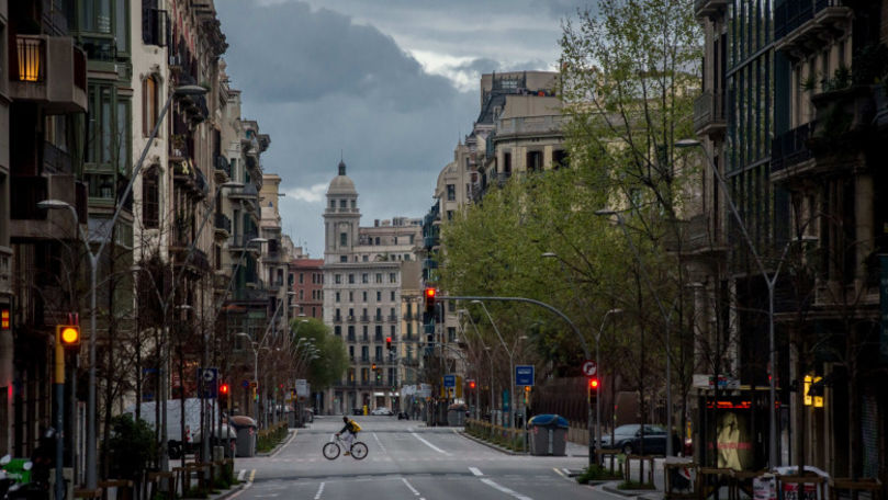 Spania se confruntă cu o transmisibilitate enormă COVID și schimbă strategia