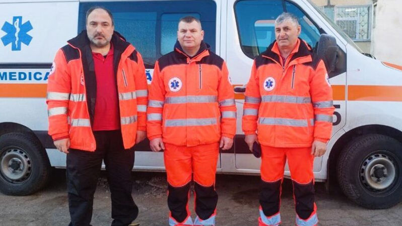 S-a grăbit să vină pe lume: Un băiețel s-a născut în ambulanță