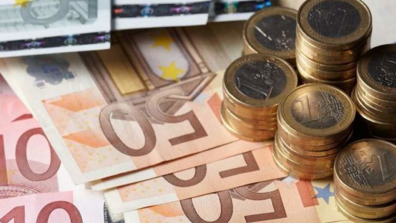 Curs valutar 19 aprilie 2019: Cât valorează un euro și un dolar