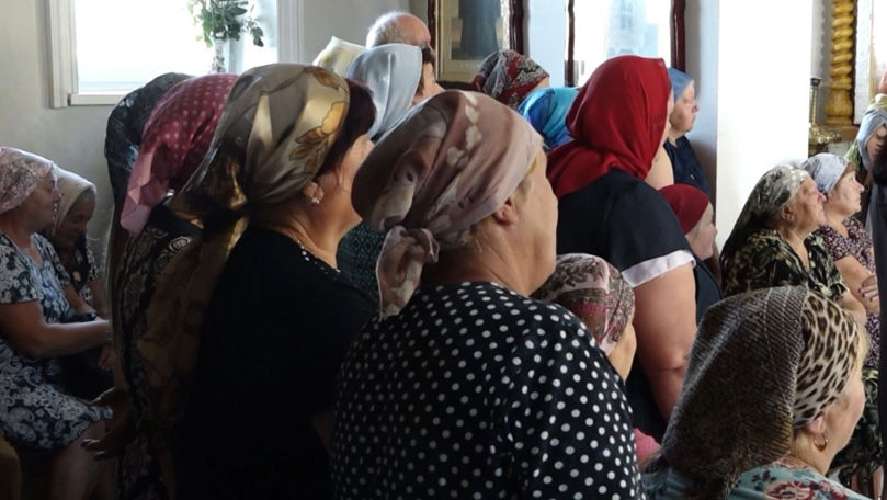 Spirite încinse la Grinăuți: Localnicii îi cer preotului să plece