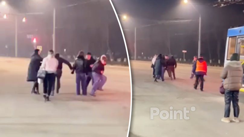 Подросток избил мужчину в троллейбусе в Бельцах.