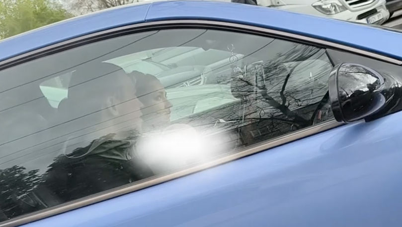 В Кишинёве женщина управляла автомобилем, держа на руках ребёнка.