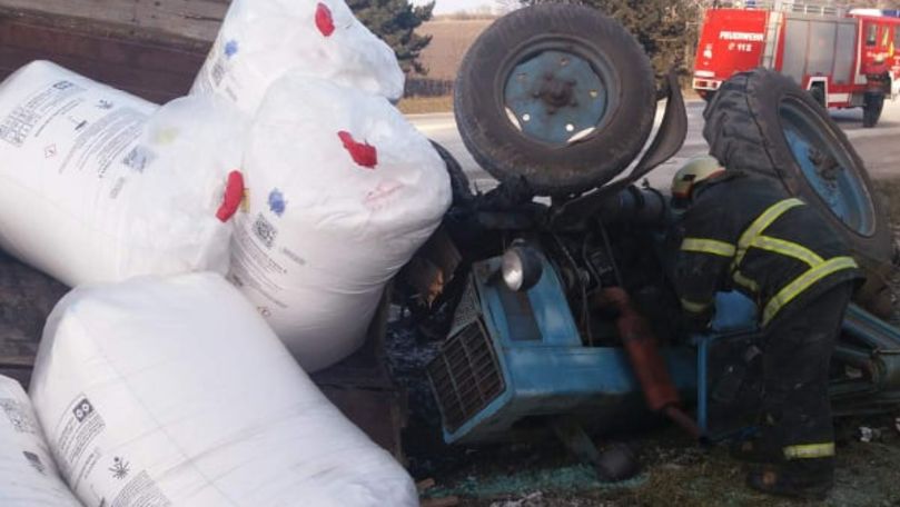 Descarcerare la Drochia: Un bărbat a rămas blocat în fiarele tractorului