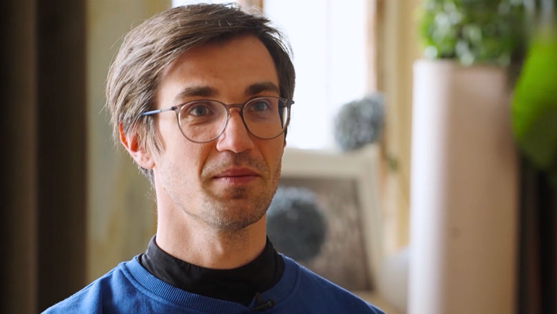 Scenă, dragoste și discriminare: Povestea unui actor gay din R. Moldova