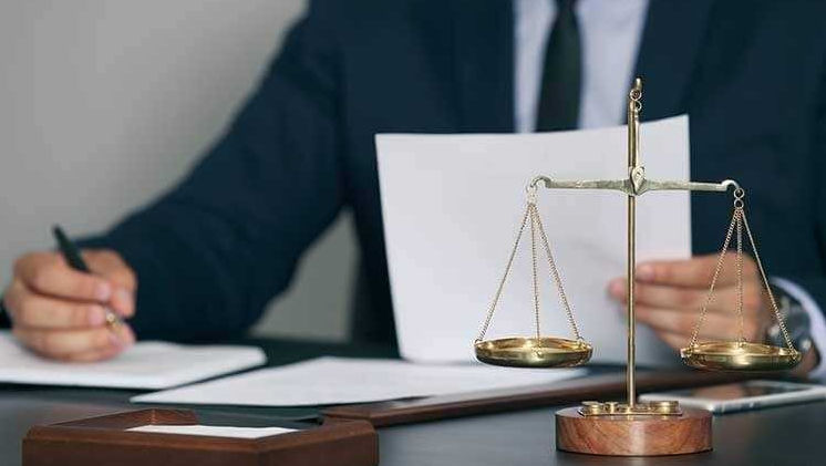 Un avocat, condamnat pentru trafic de influență: Ce pedeapsă a primit