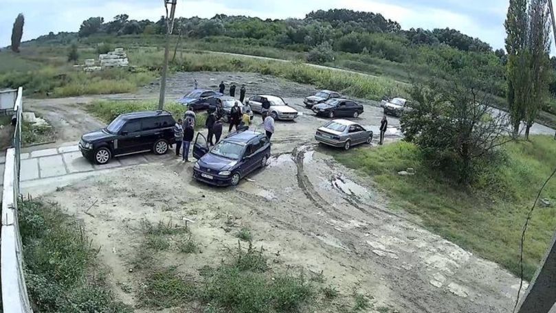 Киллеров задержали с автоматами Калашникова. Они оказались гастролерами из Молдовы и Приднестровья.