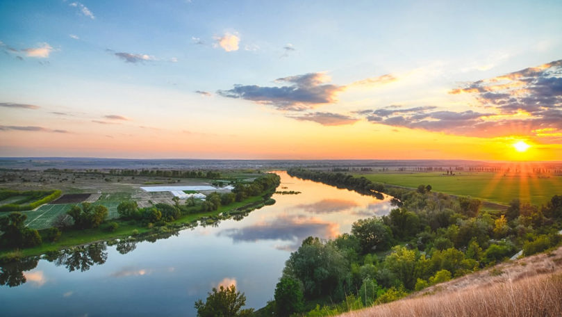 Fluviul Nistru, în pericol: Plantele și mâlul amenință ecosistemul